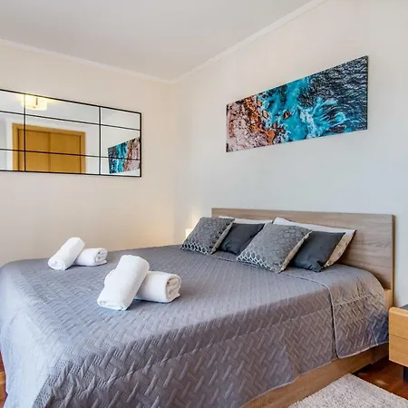 Corcovada, Sunny And Bright T1 With Large Terrace, Apartment Albufeira