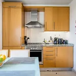 Corcovada, Sunny And Bright T1 With Large Terrace, Appartement
