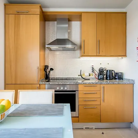 Corcovada, Sunny And Bright T1 With Large Terrace, Appartamento