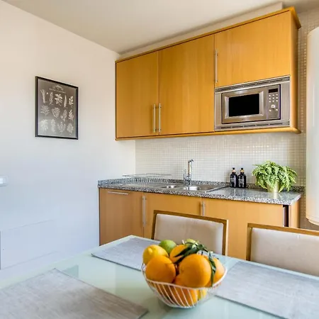Apartamento Corcovada, Sunny And Bright T1 With Large Terrace, *
