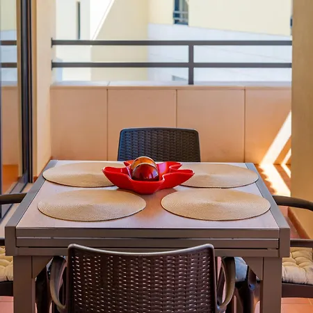 Apartament Corcovada, Sunny And Bright T1 With Large Terrace, *